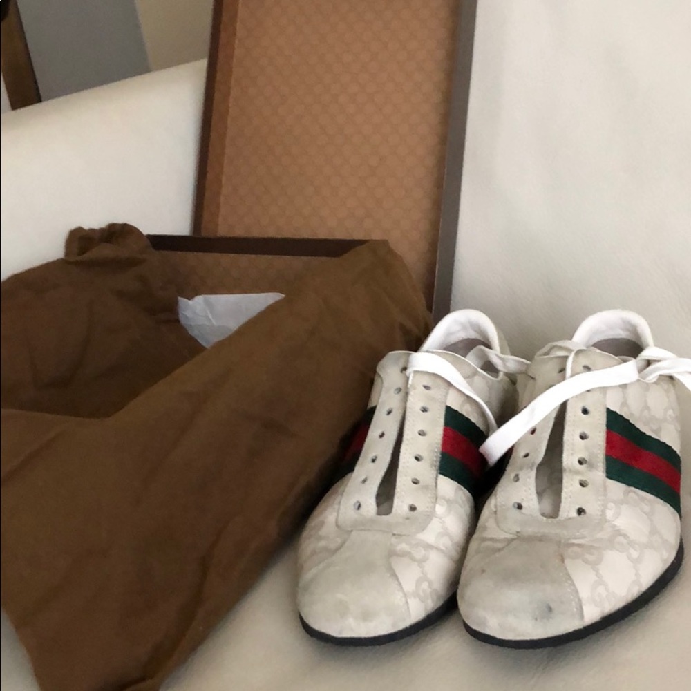 Gucci sneakers suede